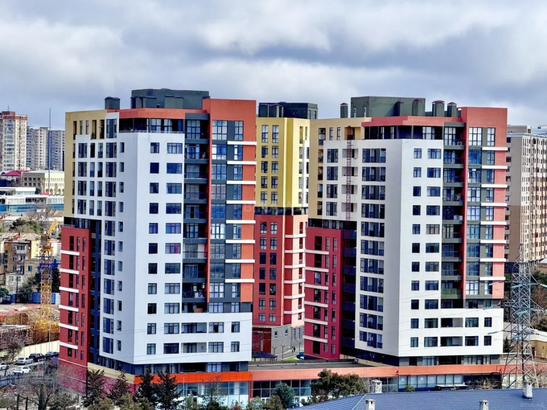 Satılır 2 otaqlı mənzil 70 m²