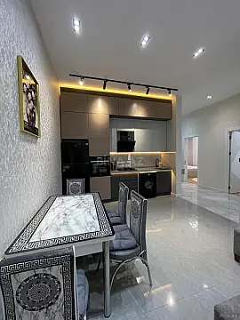 Kirayə verilir 5 otaqlı həyət evi 200 m²