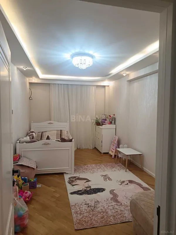 Satılır 3 otaqlı mənzil 110 m²