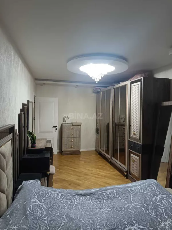 Satılır 3 otaqlı mənzil 110 m²