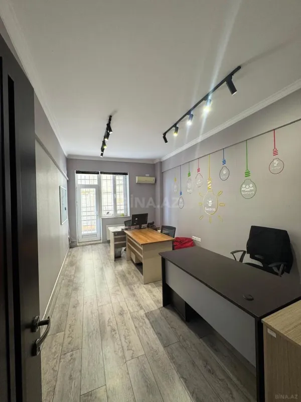 Kirayə verilir 8 otaqlı ofis 370 m²