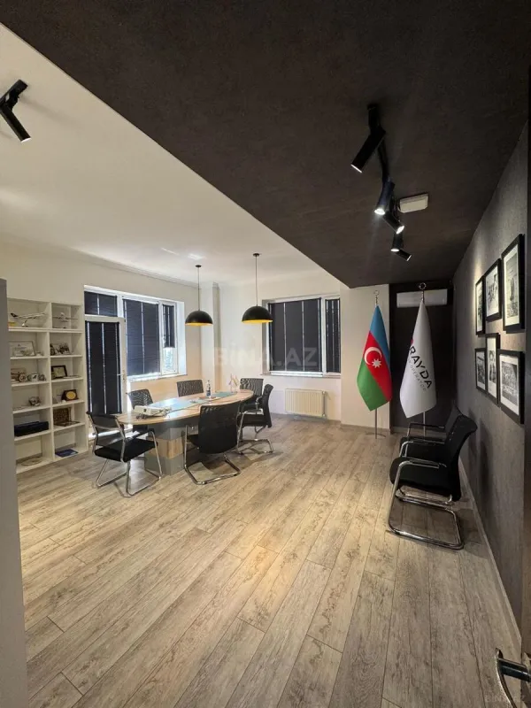 Kirayə verilir 8 otaqlı ofis 370 m²