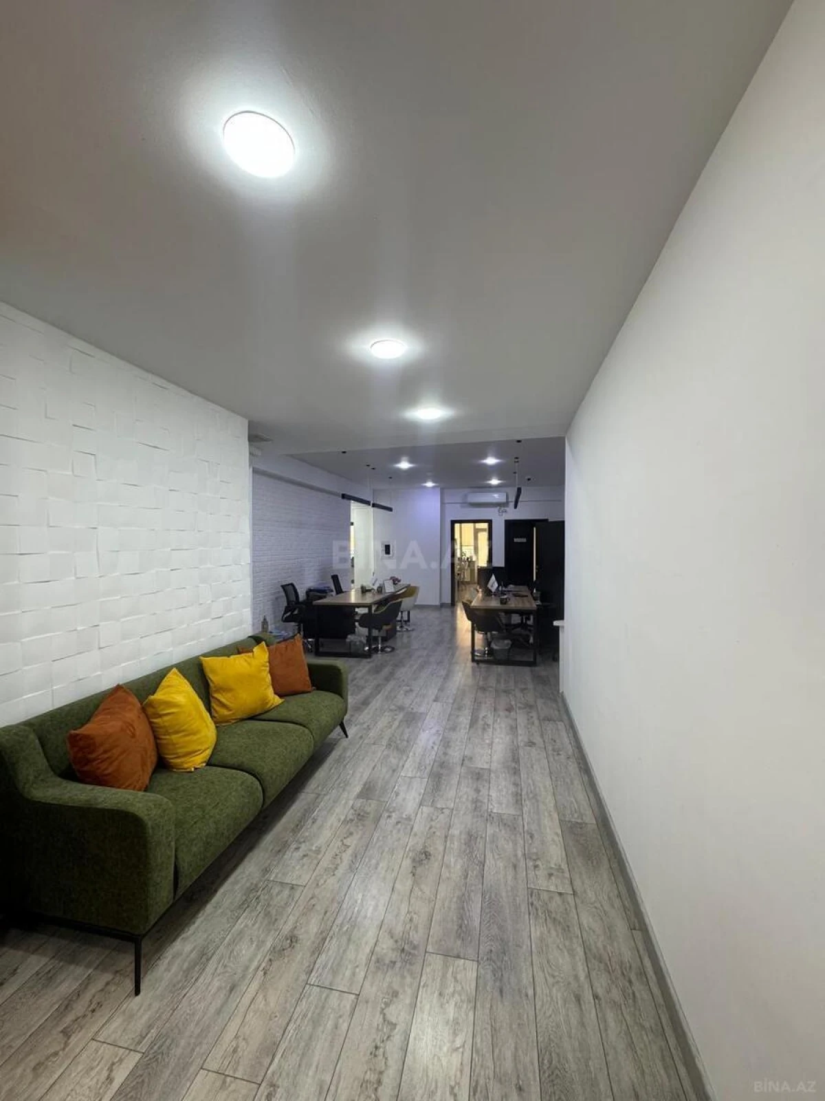 Kirayə verilir 8 otaqlı ofis 370 m²