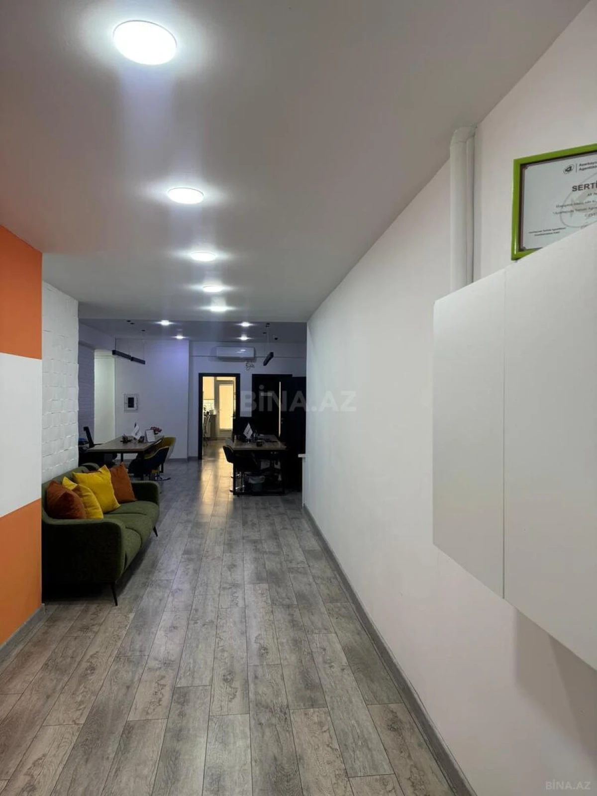 Kirayə verilir 8 otaqlı ofis 370 m²