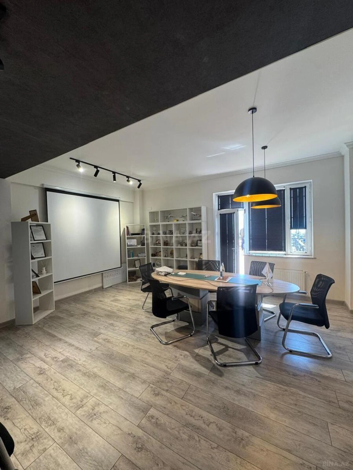 Kirayə verilir 8 otaqlı ofis 370 m²