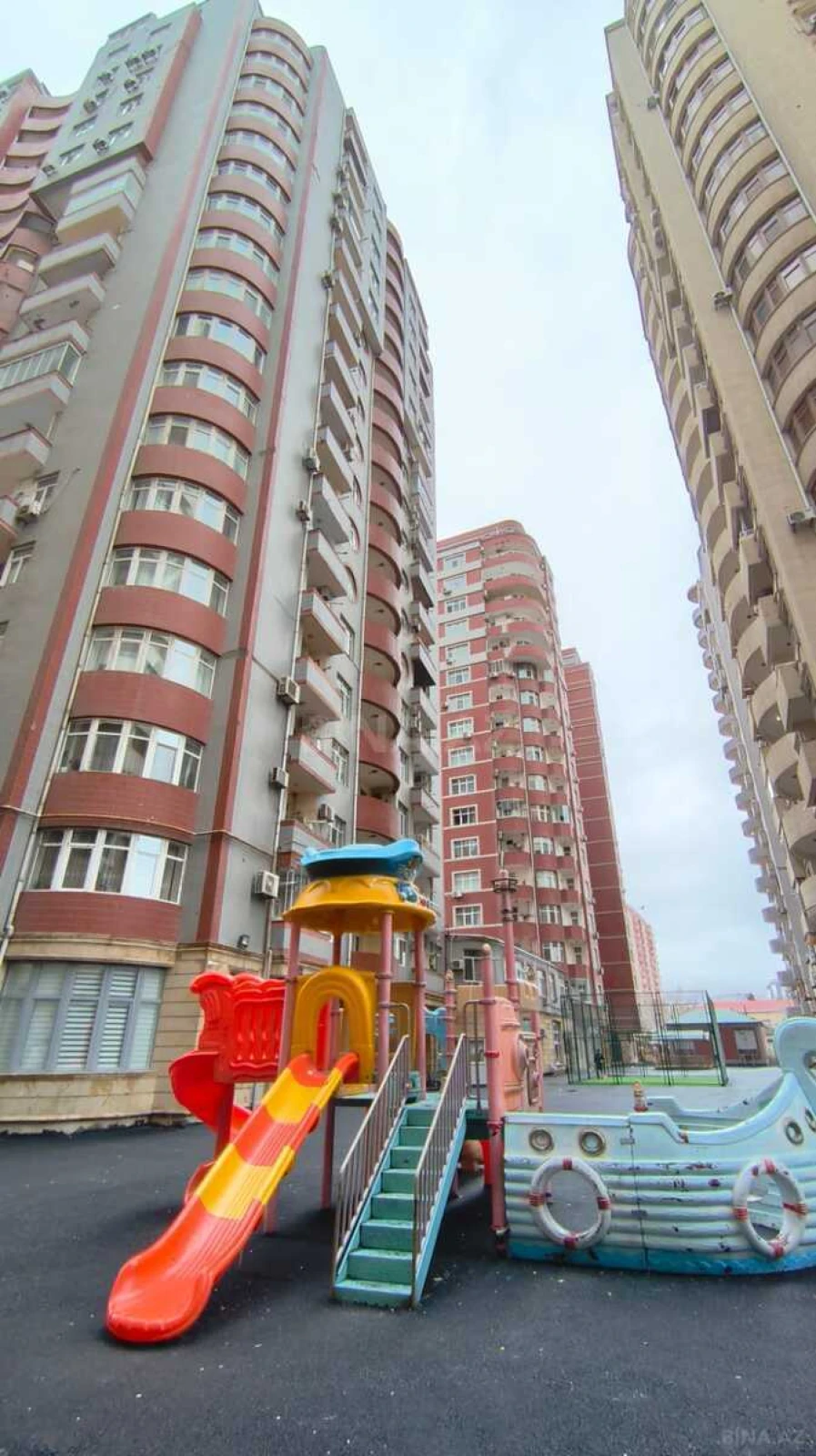 Kirayə verilir 3 otaqlı mənzil 105 m²