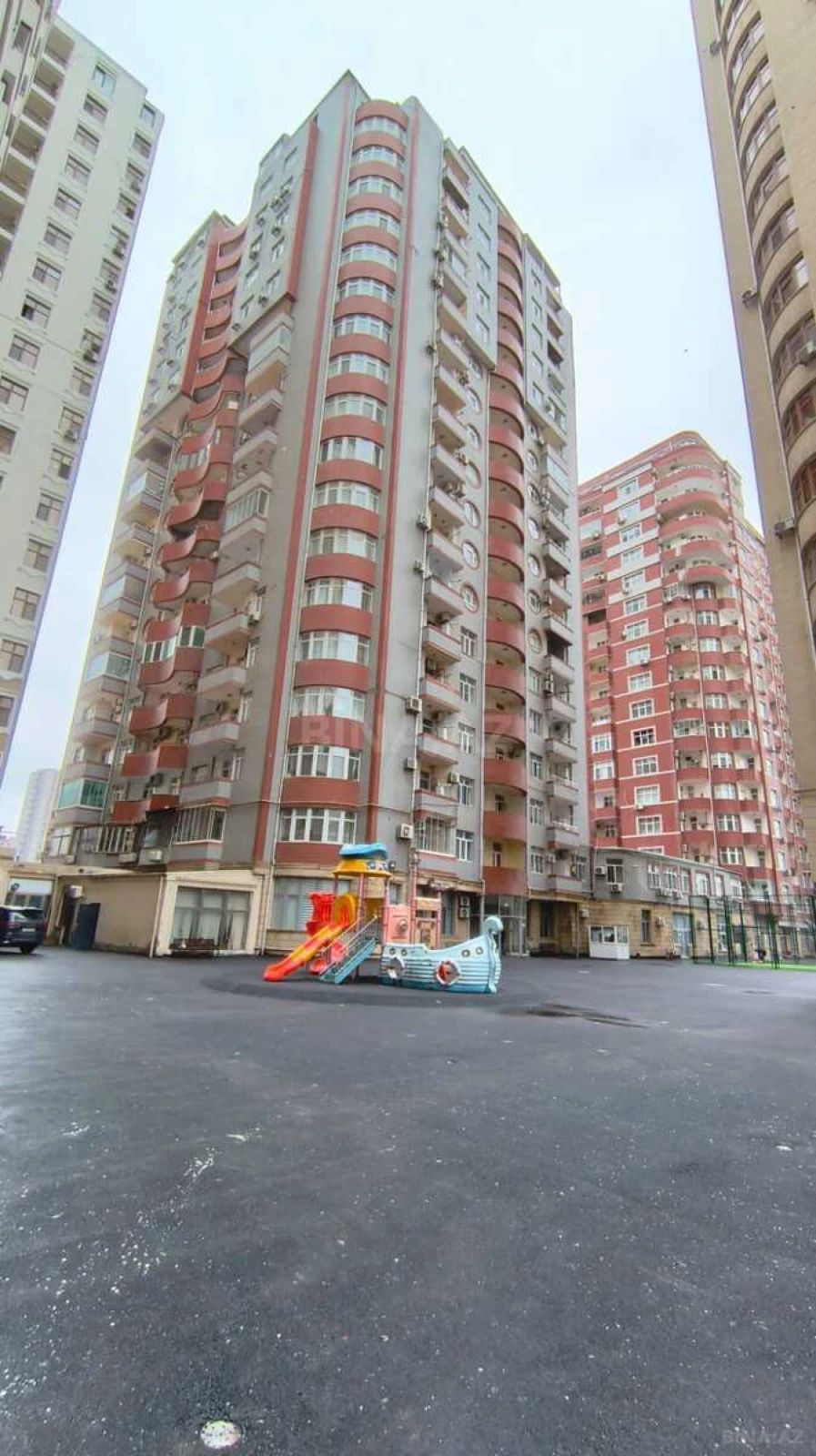 Kirayə verilir 3 otaqlı mənzil 105 m²