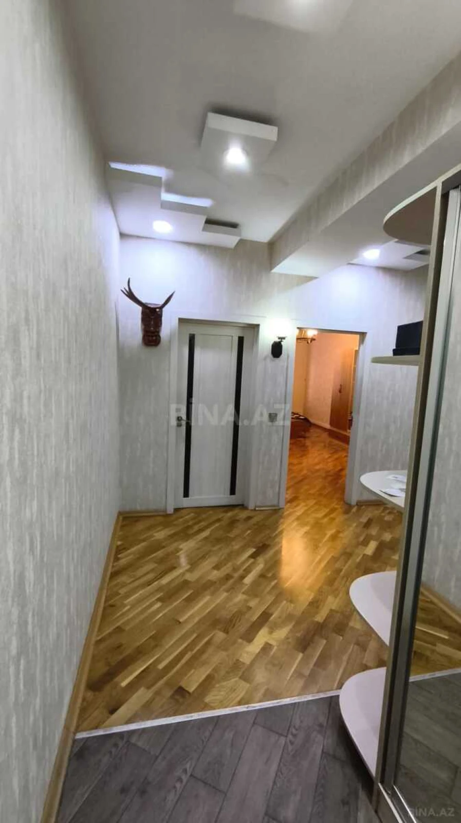 Kirayə verilir 3 otaqlı mənzil 105 m²