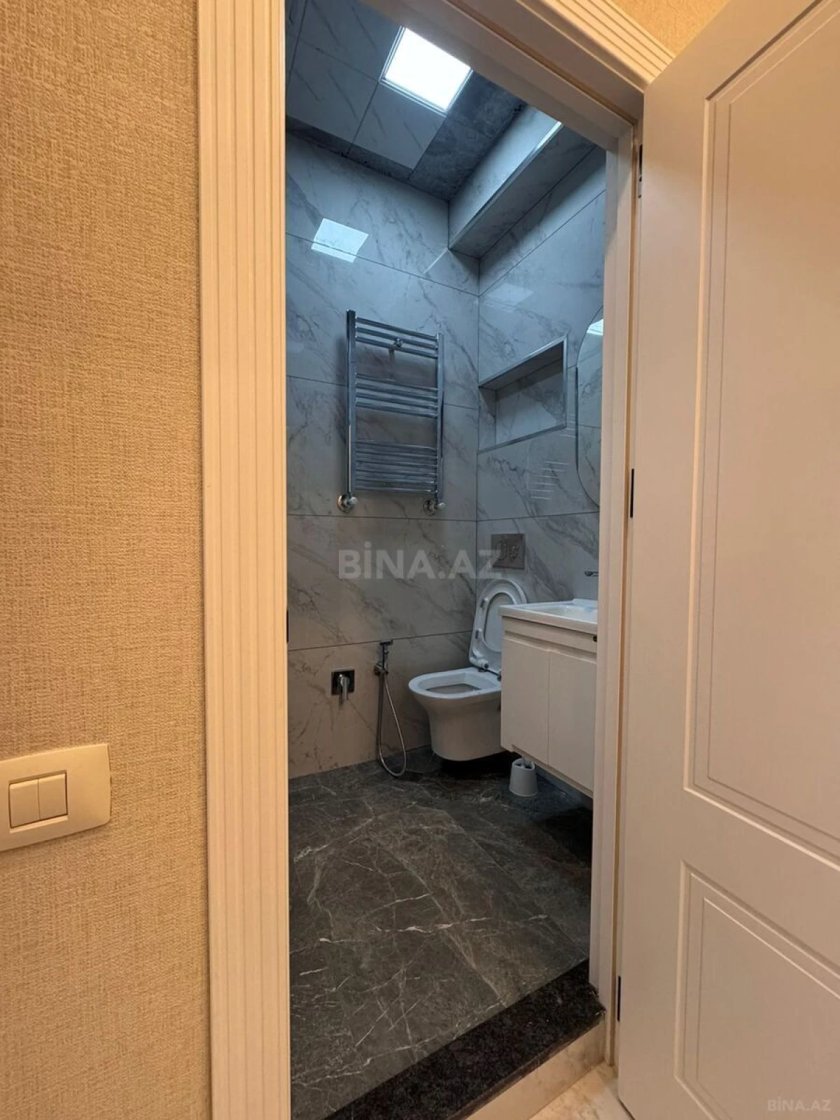 Satılır 2 otaqlı mənzil 56 m²