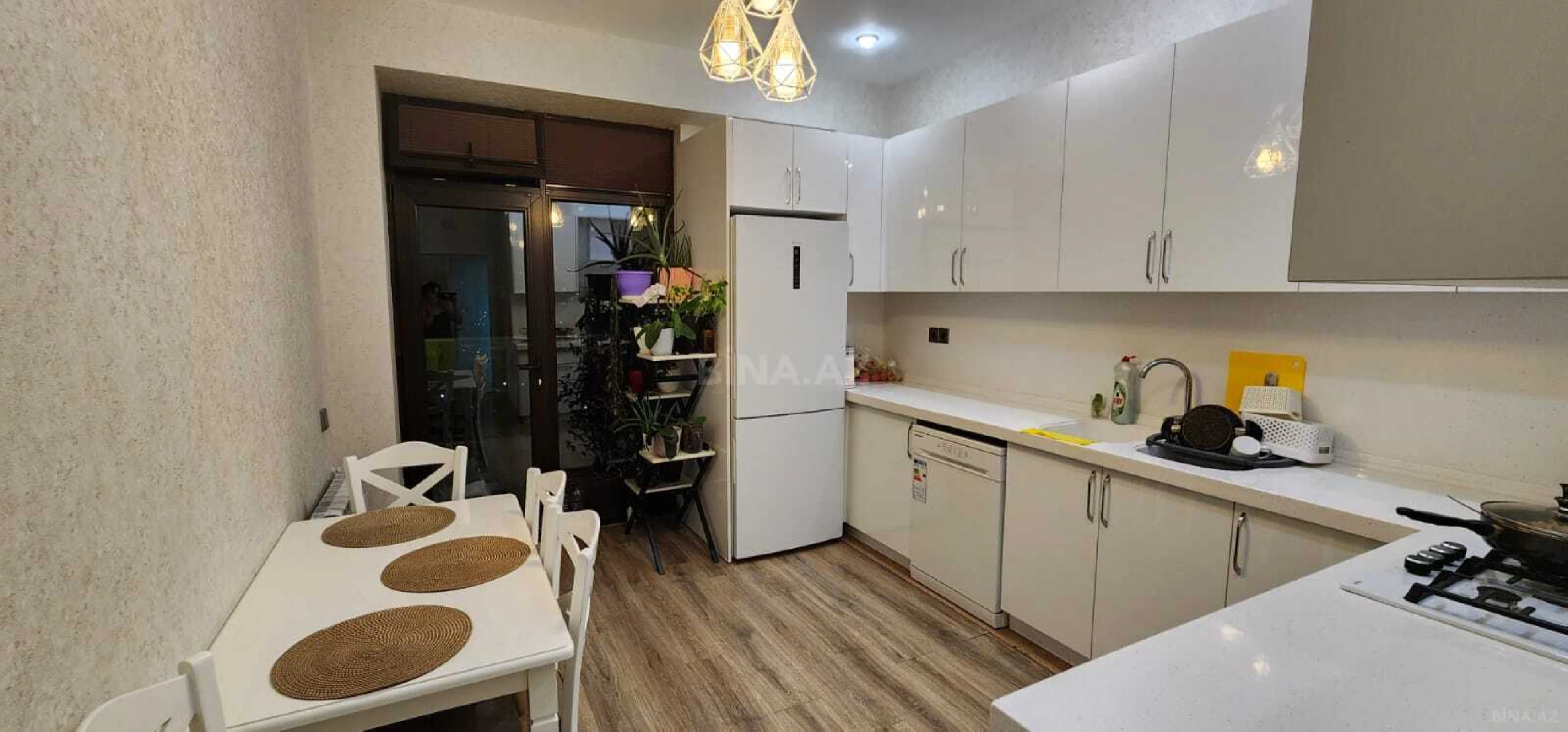 Kirayə verilir 3 otaqlı mənzil 148 m²