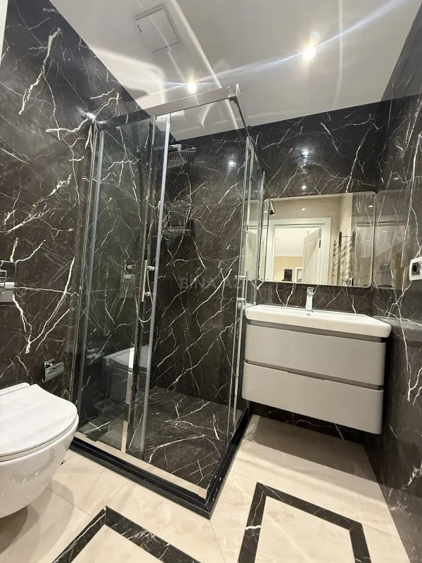 Satılır 4 otaqlı mənzil 171 m²