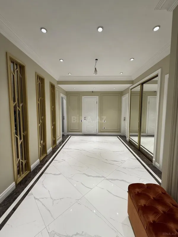Satılır 4 otaqlı mənzil 171 m²
