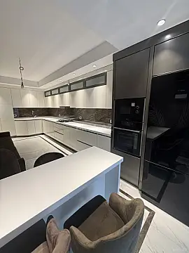 Satılır 4 otaqlı mənzil 171 m²