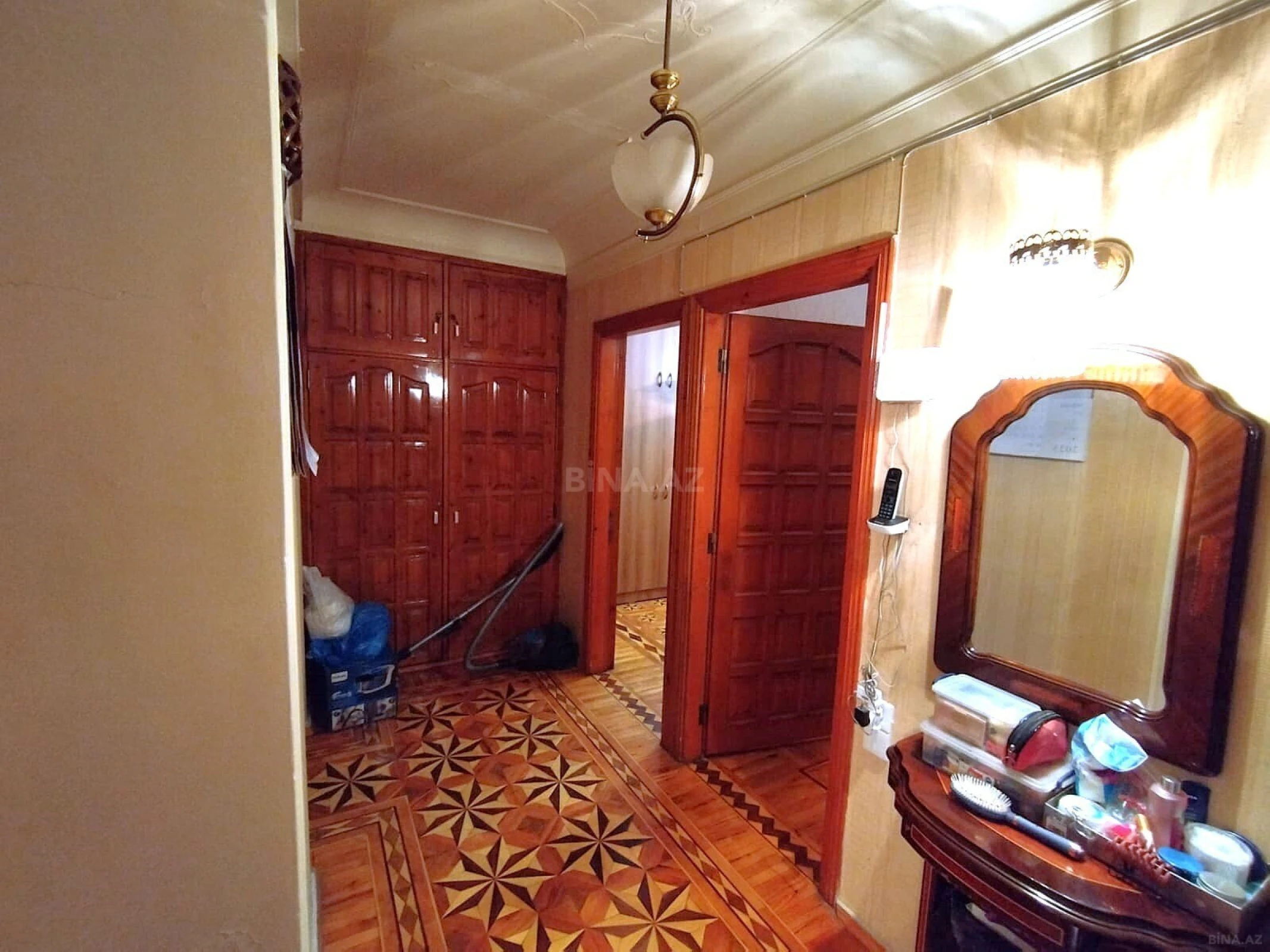 Satılır 4 otaqlı mənzil 100 m²