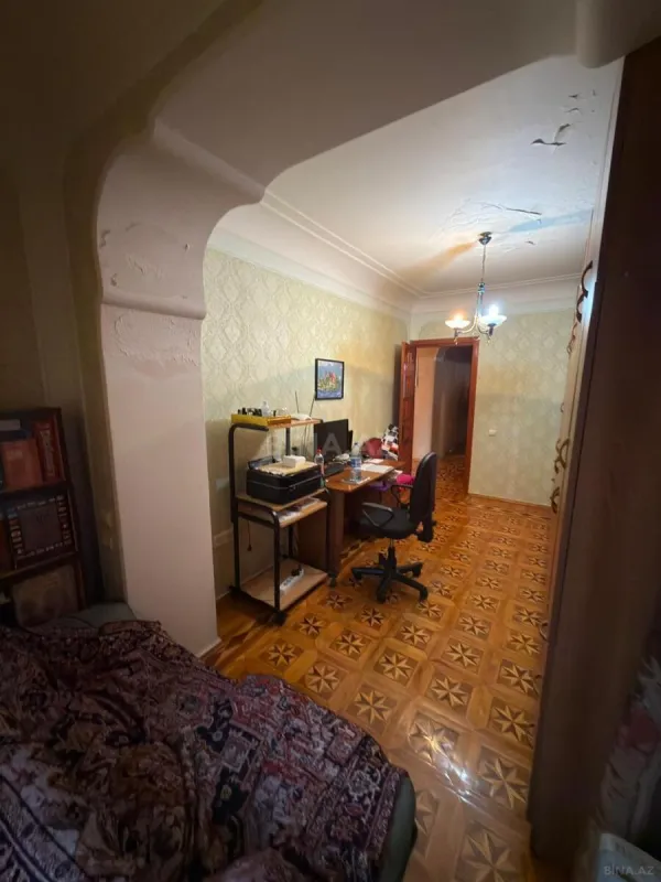 Satılır 4 otaqlı mənzil 100 m²