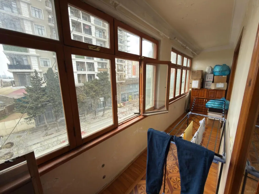 Satılır 4 otaqlı mənzil 100 m²