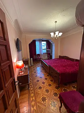 Satılır 4 otaqlı mənzil 100 m²