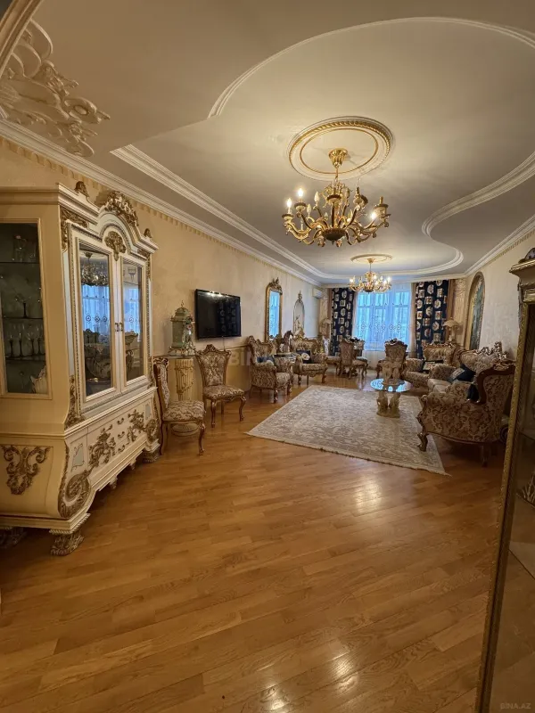 Satılır 4 otaqlı mənzil 166 m²