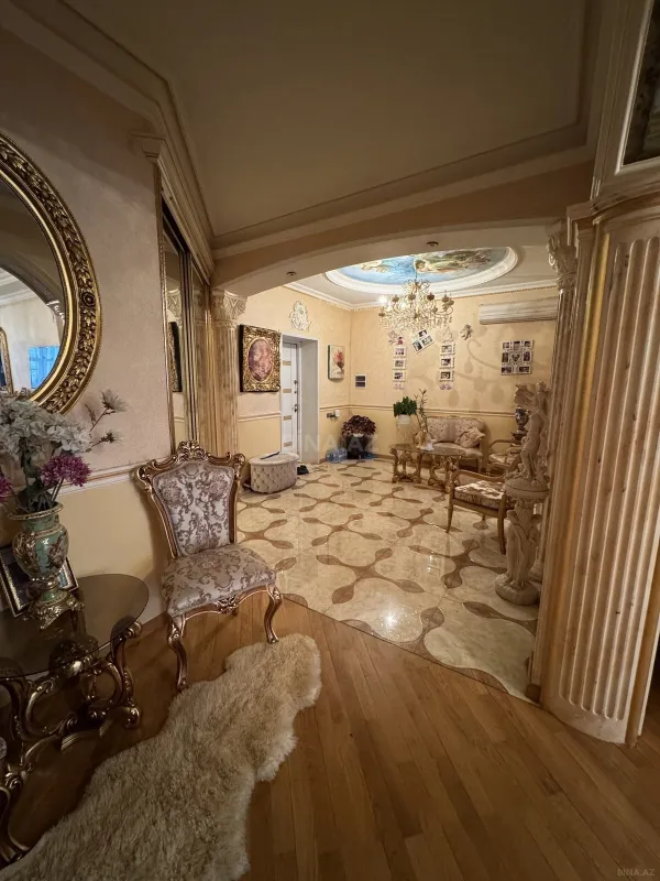 Satılır 4 otaqlı mənzil 166 m²