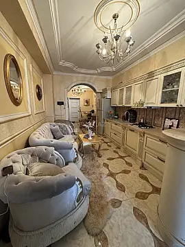 Satılır 4 otaqlı mənzil 166 m²