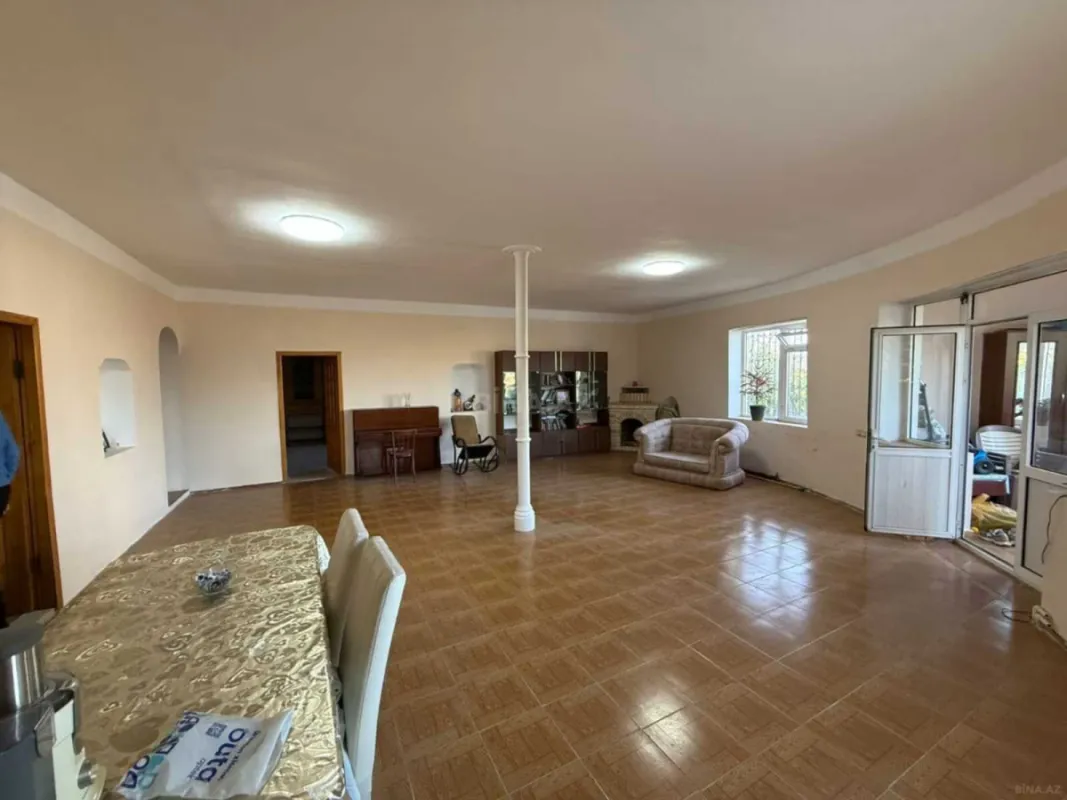 Satılır 7 otaqlı həyət evi 450 m²
