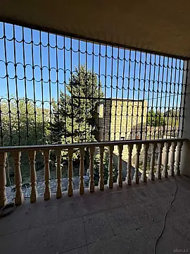 Satılır 7 otaqlı həyət evi 450 m²