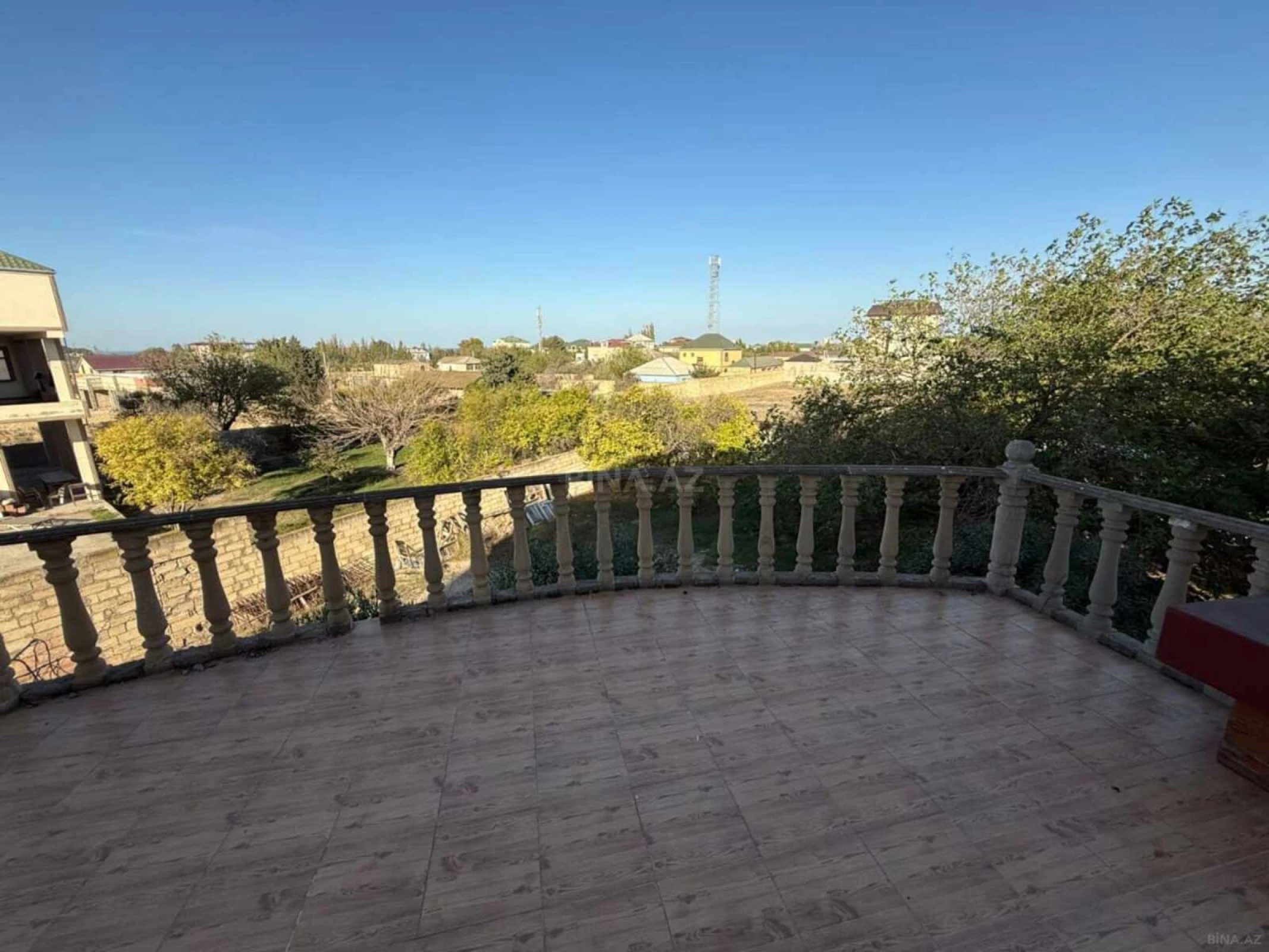 Satılır 7 otaqlı həyət evi 450 m²