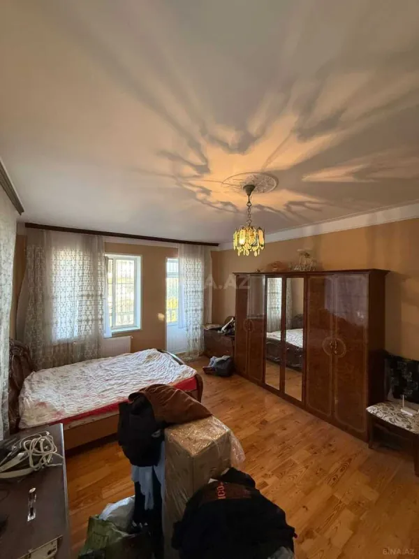 Satılır 7 otaqlı həyət evi 450 m²