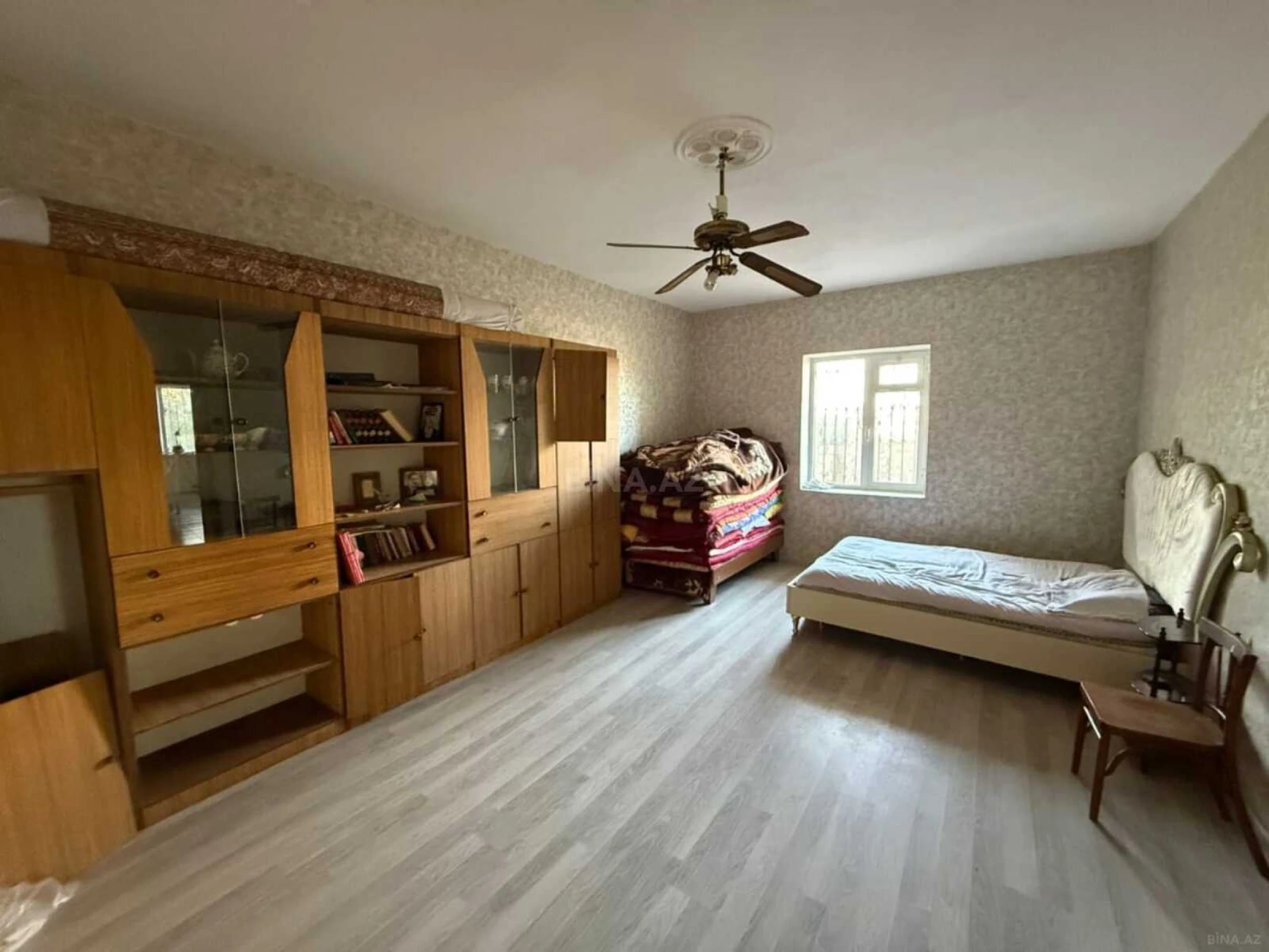Satılır 7 otaqlı həyət evi 450 m²