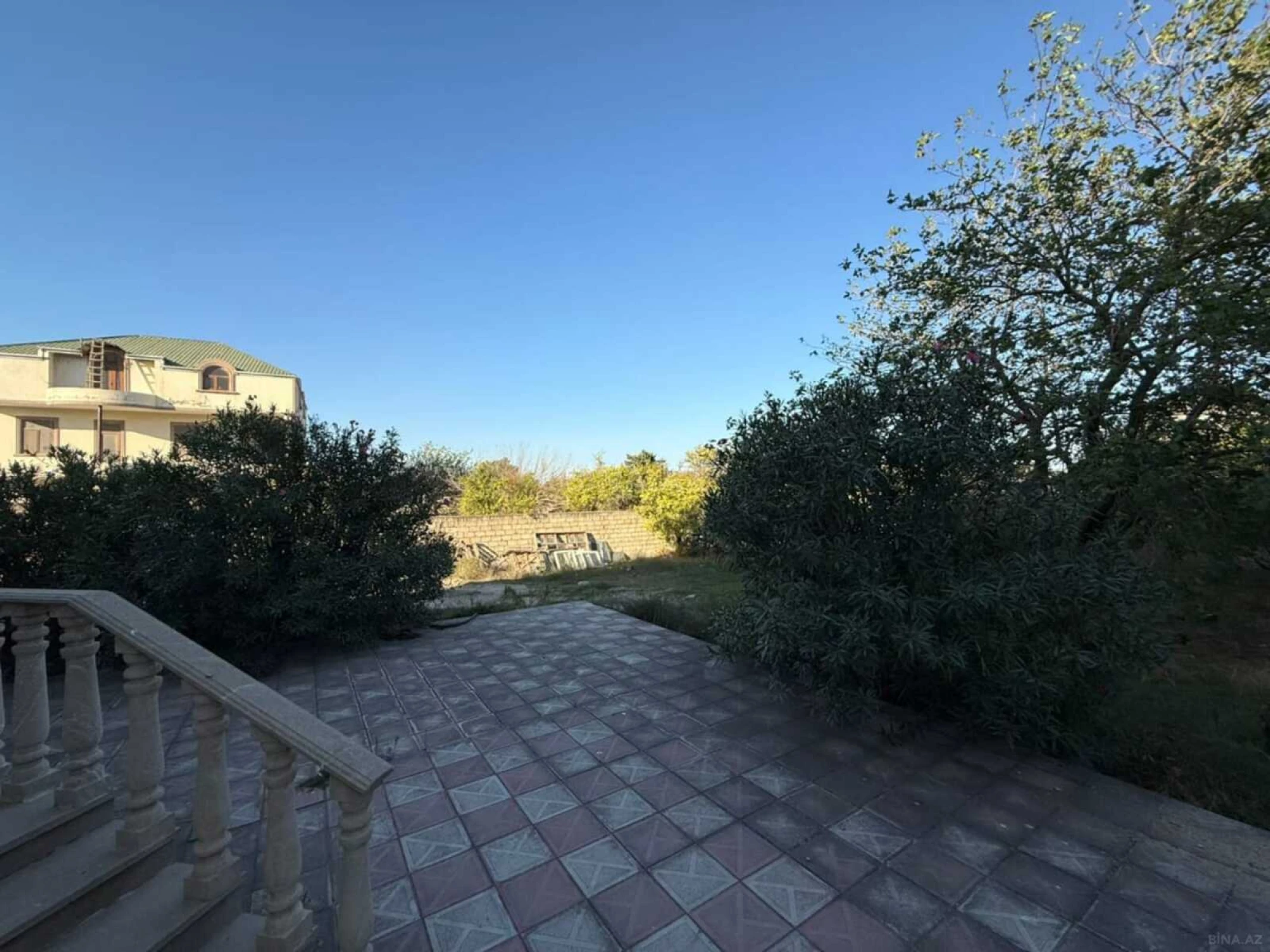 Satılır 7 otaqlı həyət evi 450 m²