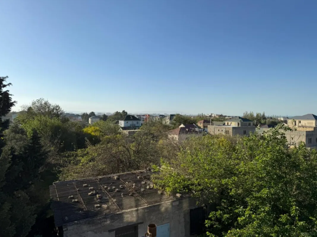 Satılır 7 otaqlı həyət evi 450 m²