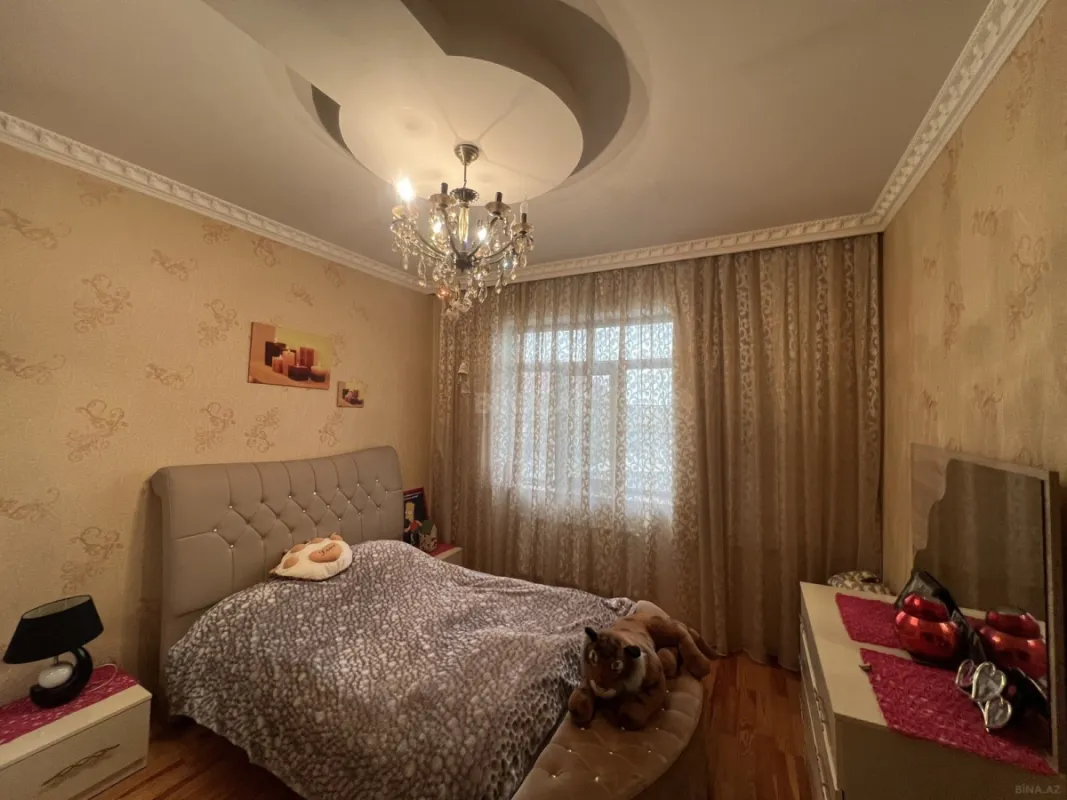 Satılır 5 otaqlı həyət evi 200 m²