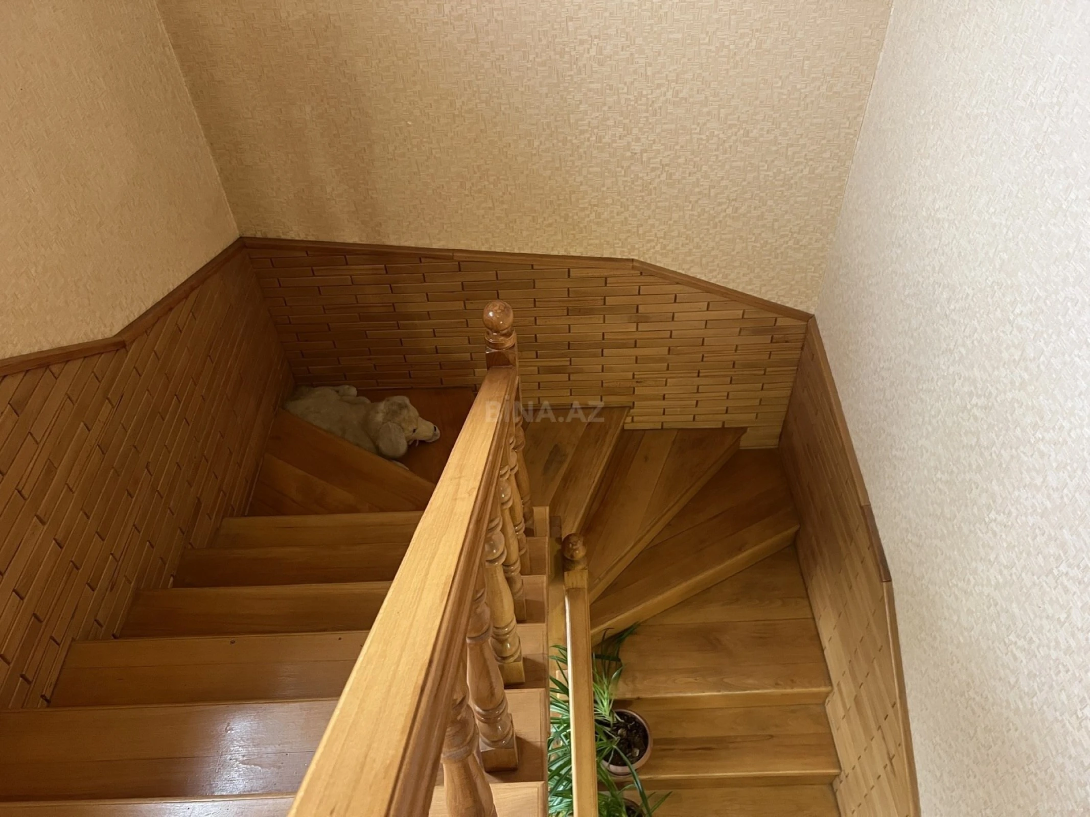 Satılır 5 otaqlı həyət evi 200 m²