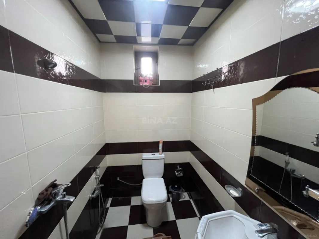 Satılır 5 otaqlı həyət evi 200 m²