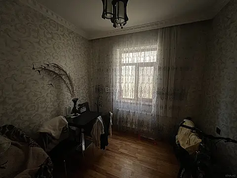 Satılır 5 otaqlı həyət evi 200 m²