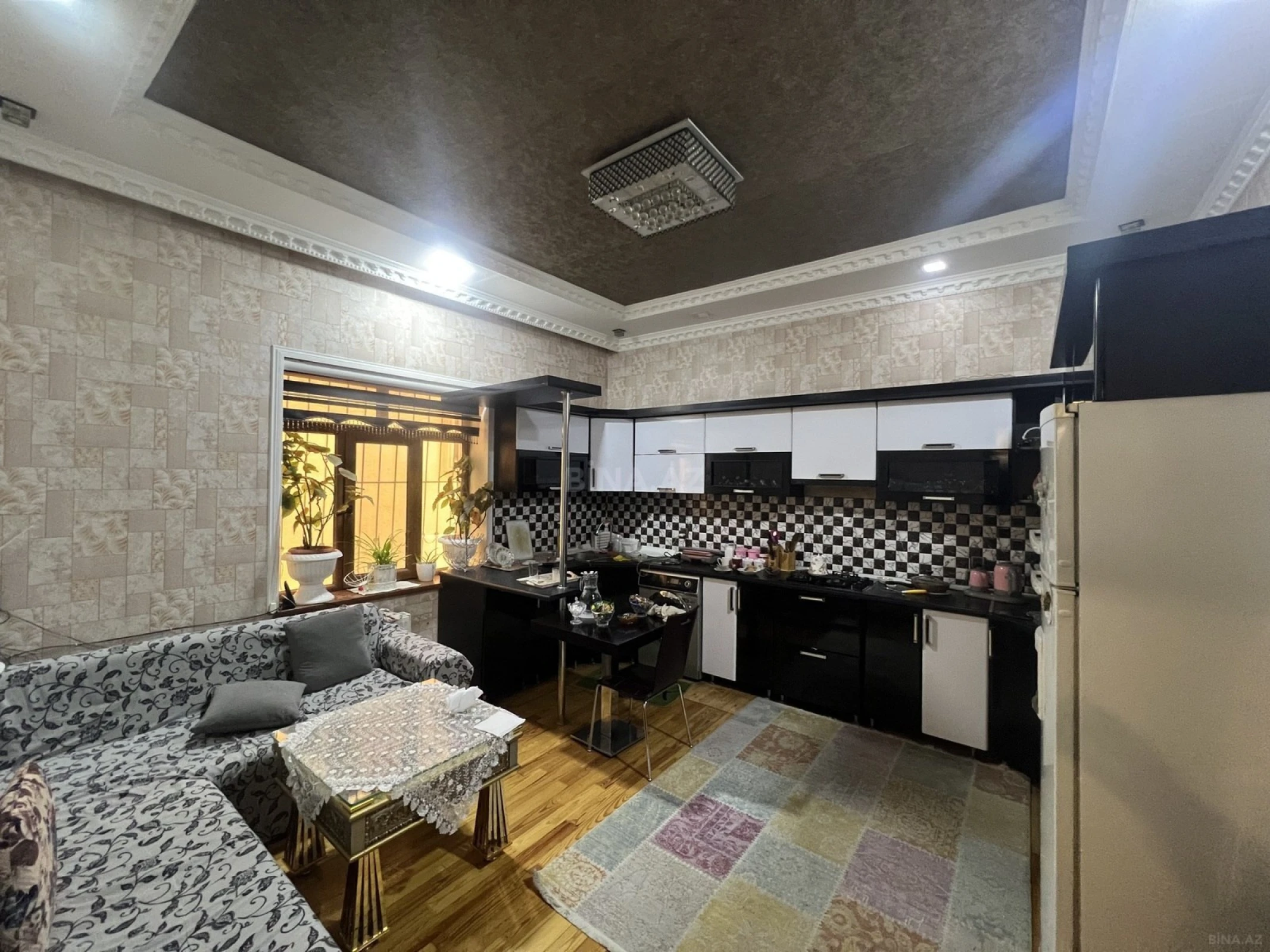 Satılır 5 otaqlı həyət evi 200 m²