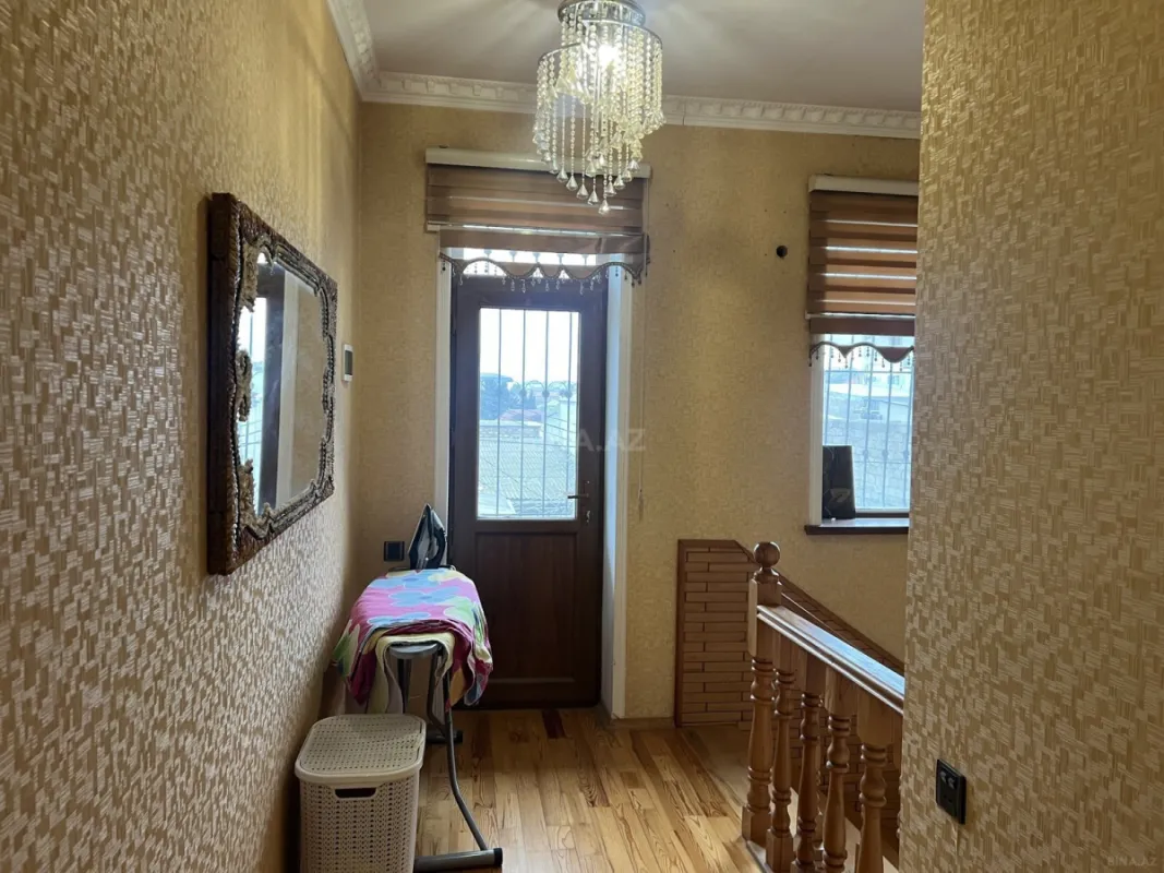 Satılır 5 otaqlı həyət evi 200 m²