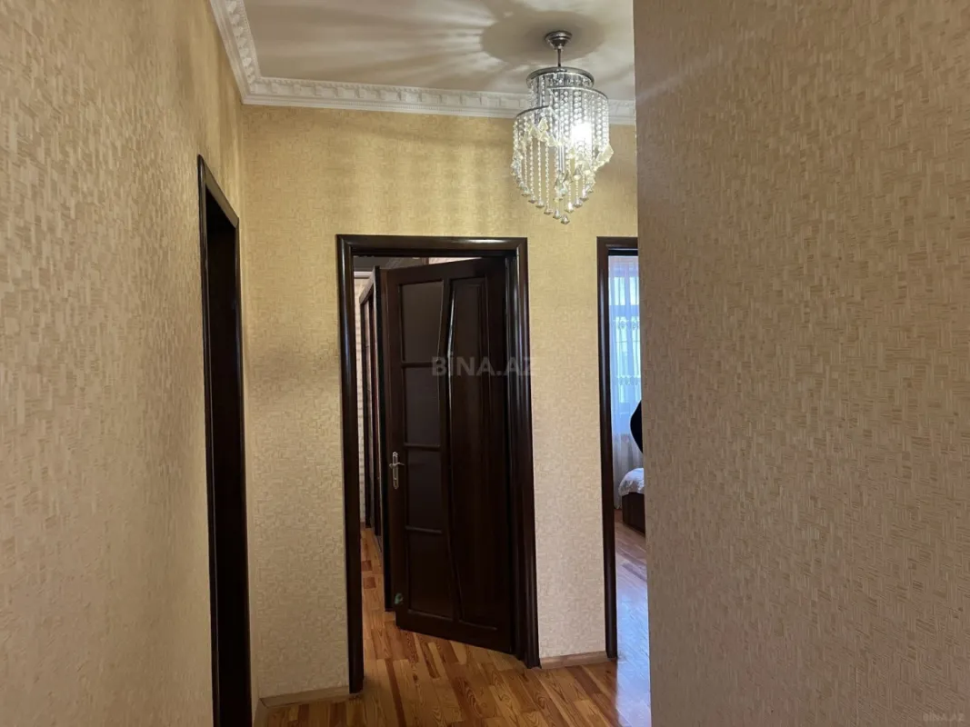 Satılır 5 otaqlı həyət evi 200 m²