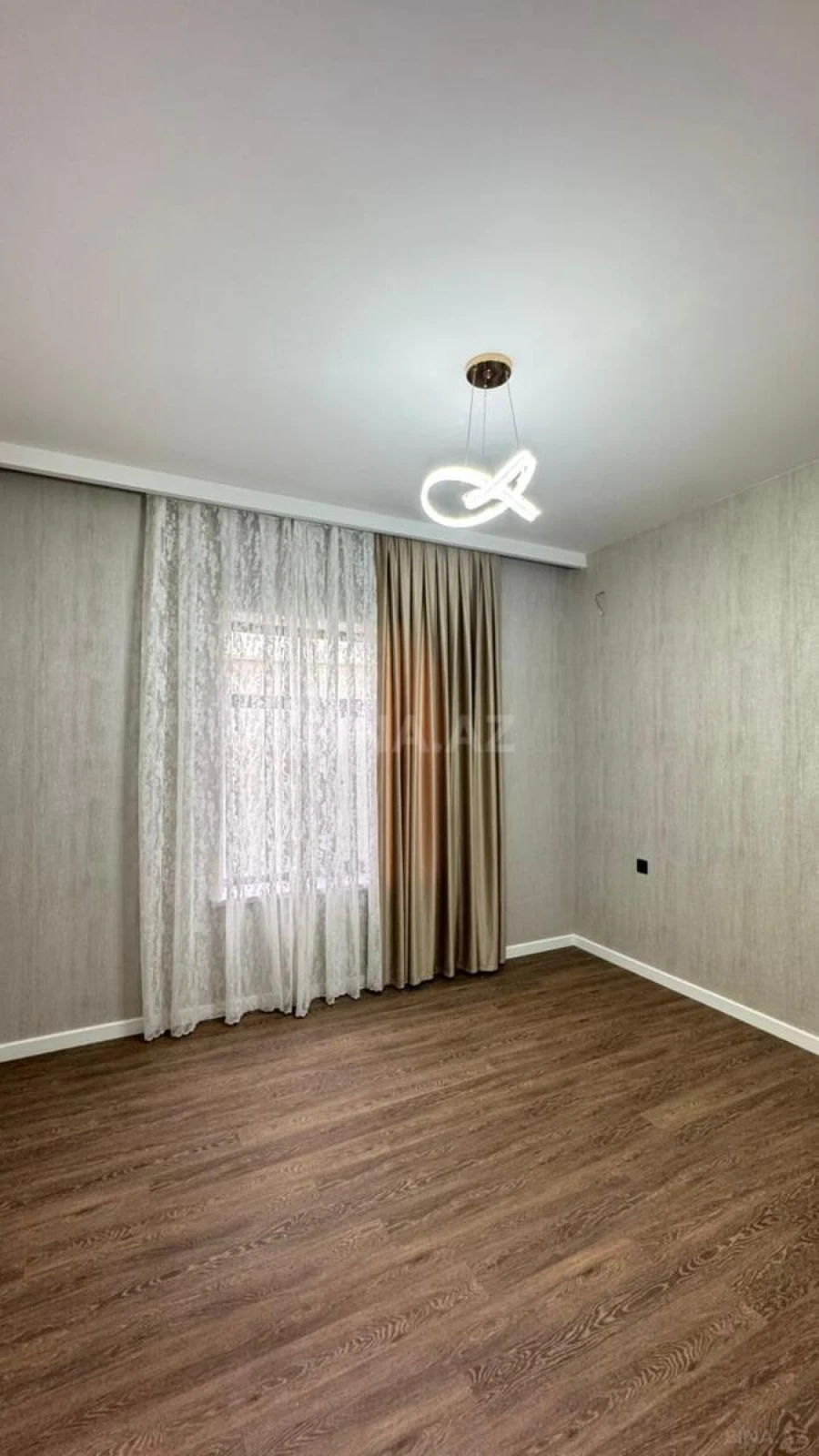 Satılır 4 otaqlı həyət evi 160 m²