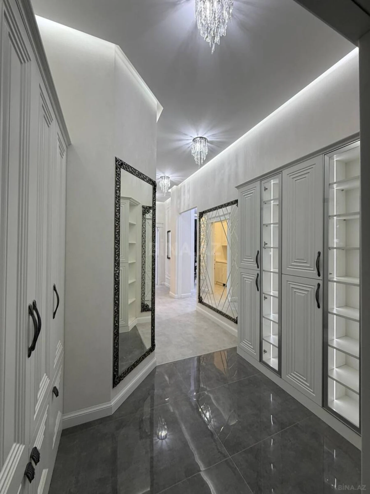 Satılır 2 otaqlı mənzil 62 m²