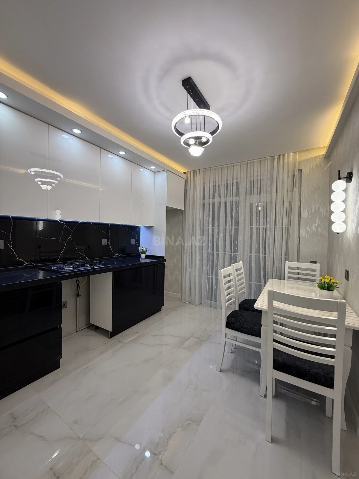 Satılır 2 otaqlı mənzil 65 m²