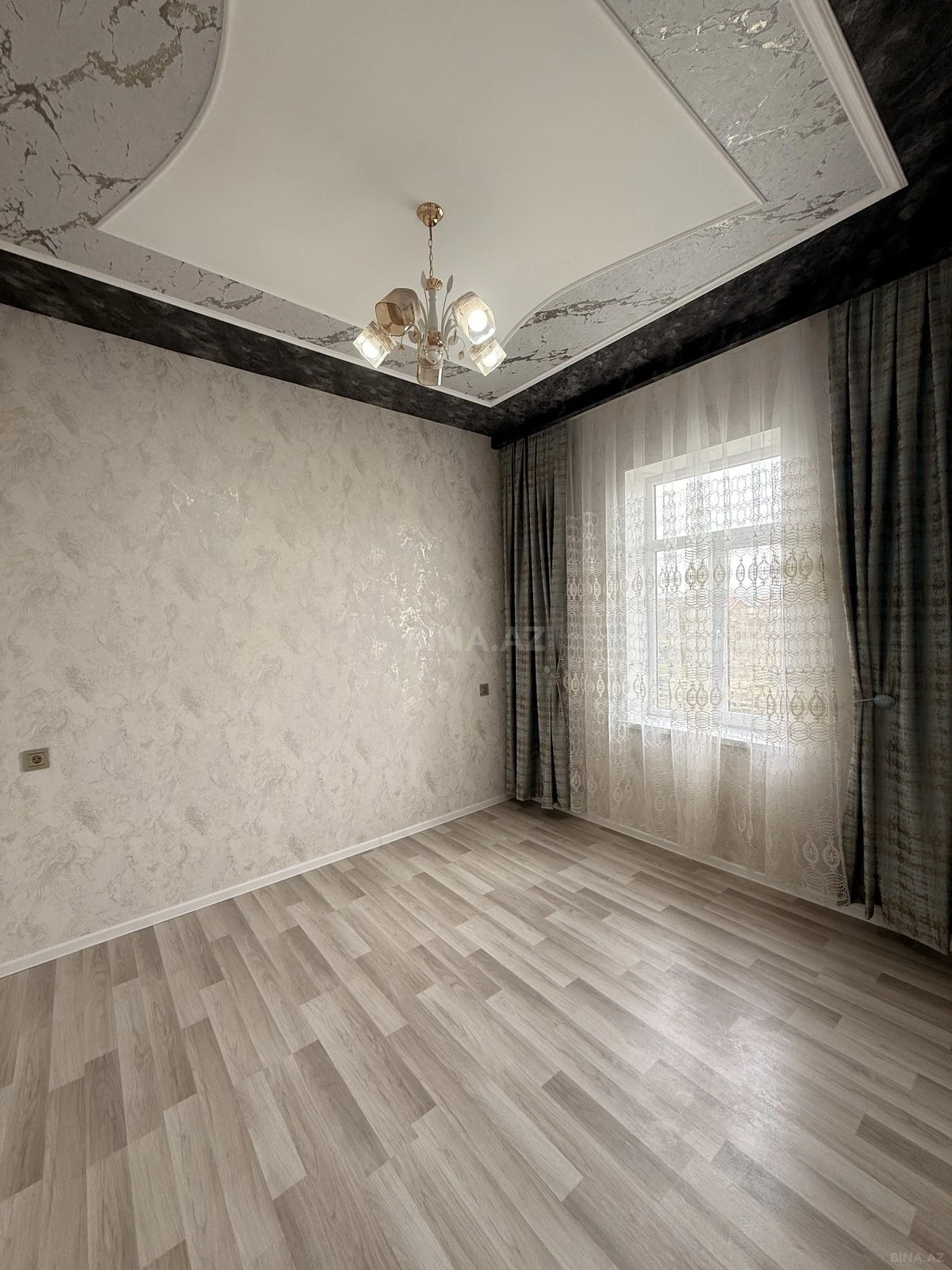 Satılır 4 otaqlı həyət evi 150 m²