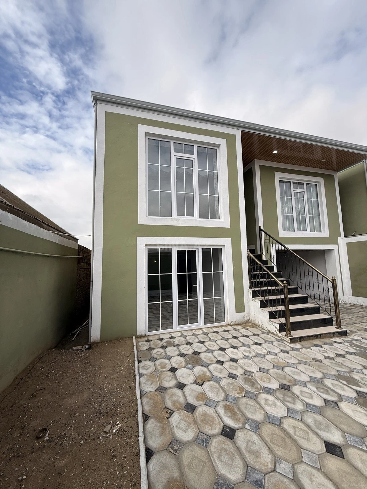 Satılır 4 otaqlı həyət evi 150 m²