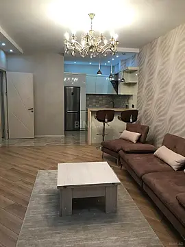Kirayə verilir 2 otaqlı mənzil 80 m²