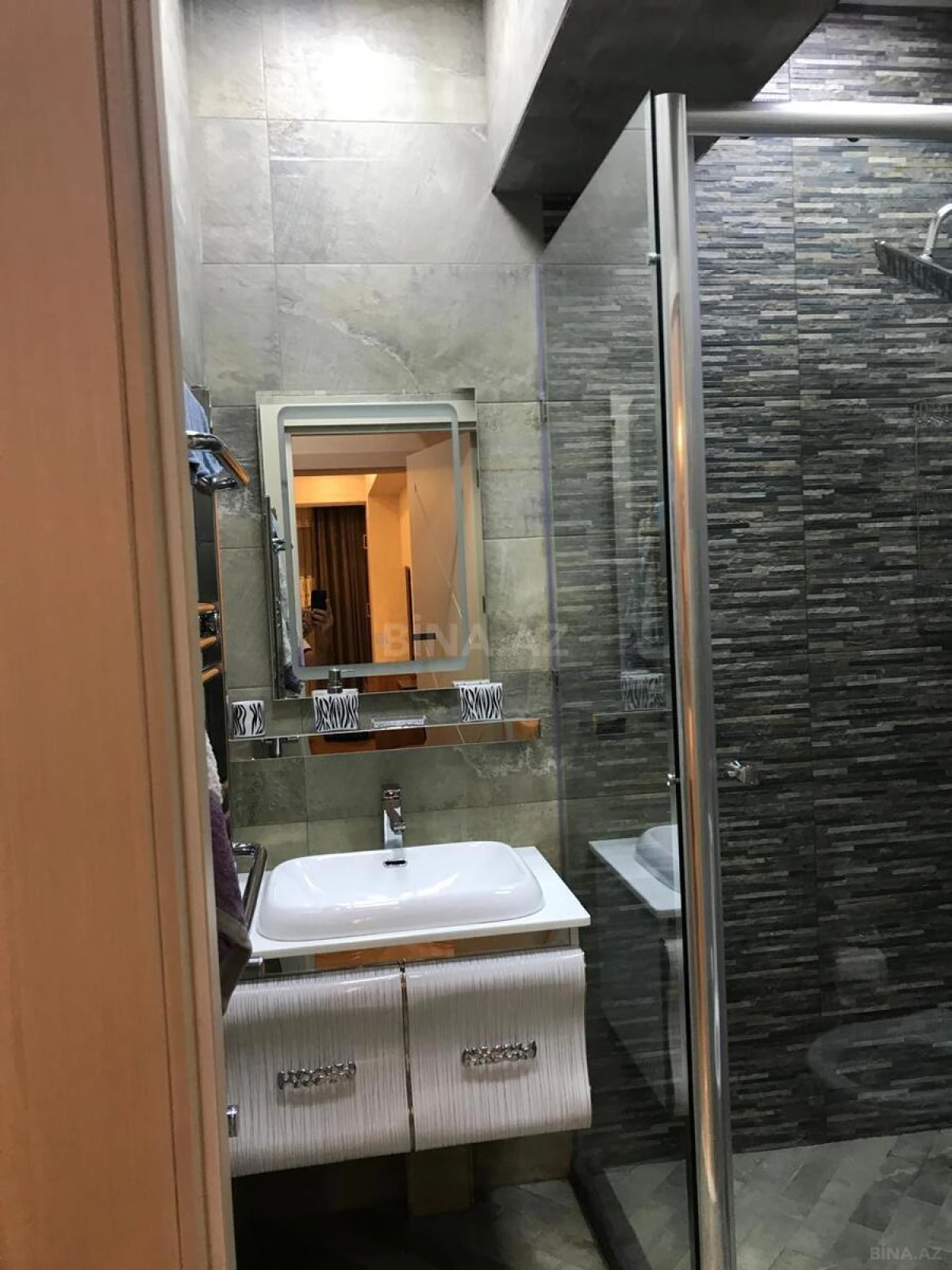 Kirayə verilir 2 otaqlı mənzil 80 m²