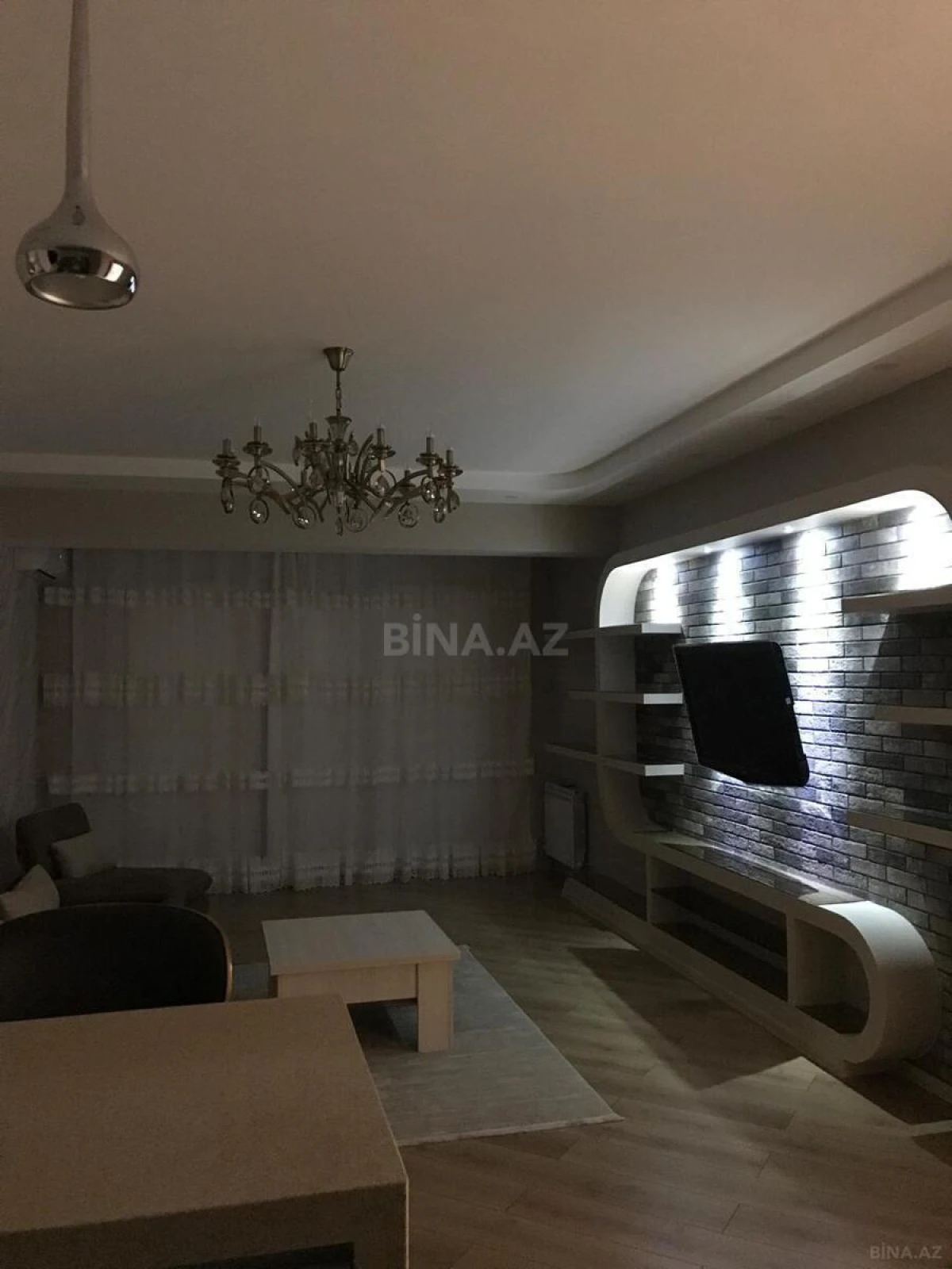 Kirayə verilir 2 otaqlı mənzil 80 m²
