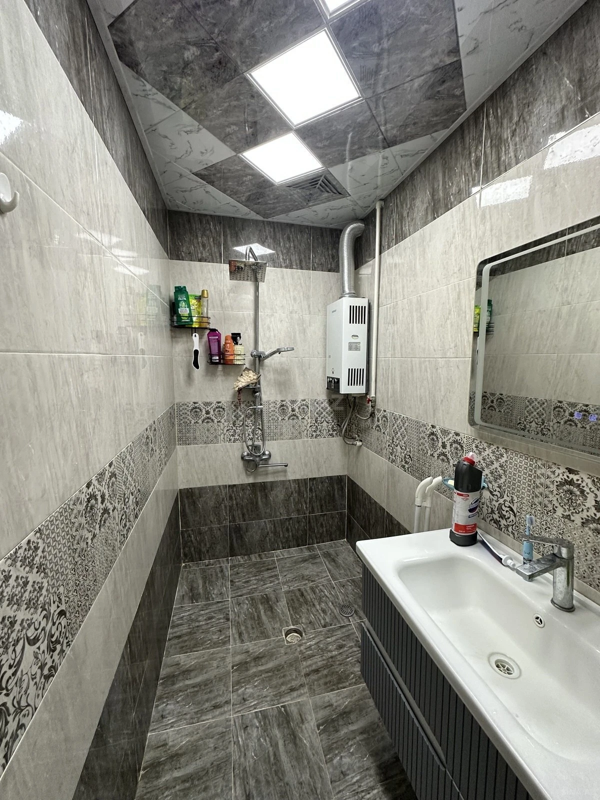 Satılır 2 otaqlı mənzil 65 m²