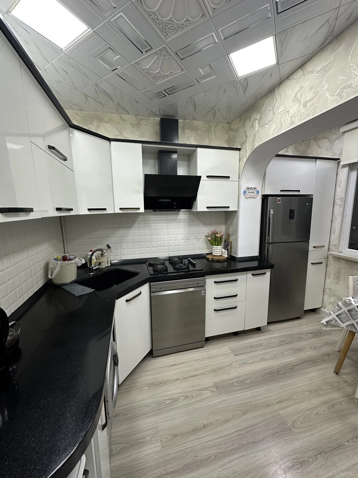 Satılır 2 otaqlı mənzil 65 m²