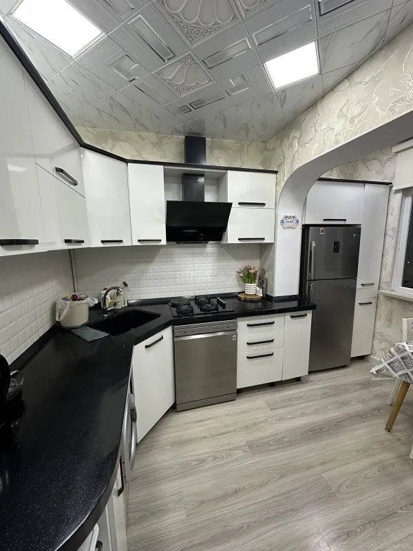 Satılır 2 otaqlı mənzil 65 m²