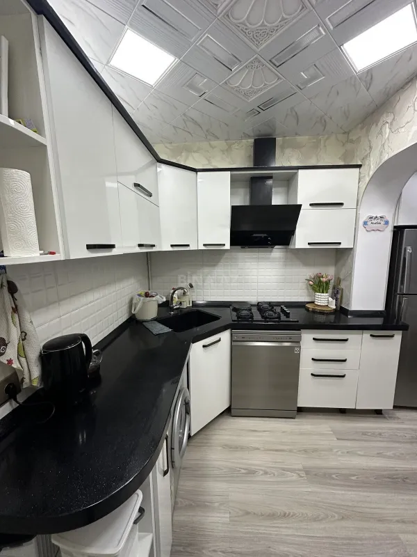 Satılır 2 otaqlı mənzil 65 m²